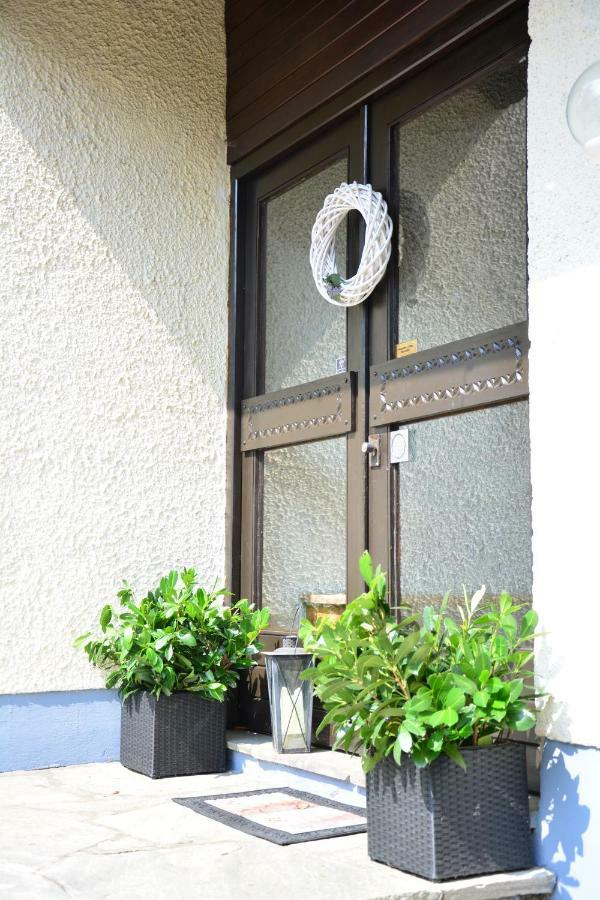 Haus Mit Garten オイゲンドルフ エクステリア 写真